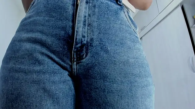 Amelia Debora Antonella online show from 3, 3, 2026