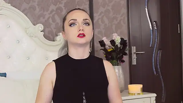 EllianaReese online show from 4, 3, 2025