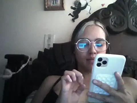 trianabell online show from 5, 2, 2025