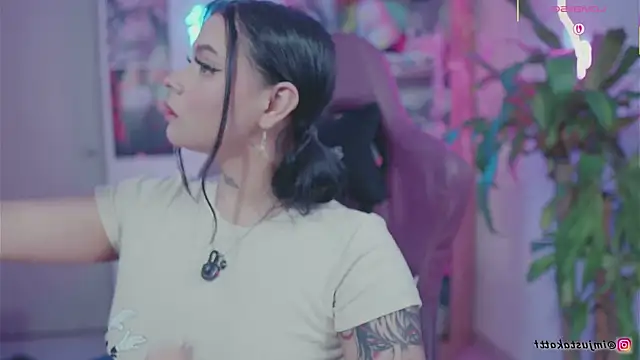 sensualkattt online show from 10, 9, 2025