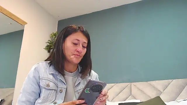 Snapshot of SharisWillian chatting on 11, 2, 2026 SharisWillian online show from 11, 2, 2026