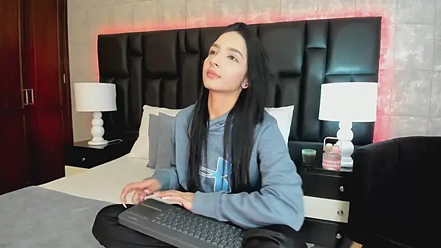 MiaSweeths online show from 6, 2, 2025