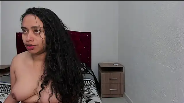 Snapshot of Valentine_petite1 chatting on 7, 2, 2026 Valentine petite1 online show from 7, 2, 2026