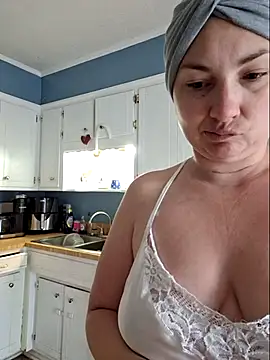 MilfyMrsRobinson online show from 25, 5, 2026