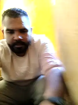 Snapshot of ListedLoin chatting on 4, 1, 2025 ListedLoin online show from 4, 1, 2025