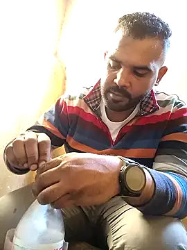 Snapshot of ListedLoin chatting on 6, 1, 2025 ListedLoin online show from 6, 1, 2025