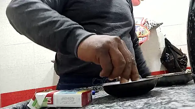 Snapshot of ListedLoin chatting on 1, 3, 2025 ListedLoin online show from 1, 3, 2025