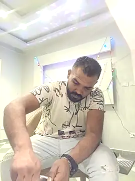 Snapshot of ListedLoin chatting on 5, 3, 2025 ListedLoin online show from 5, 3, 2025