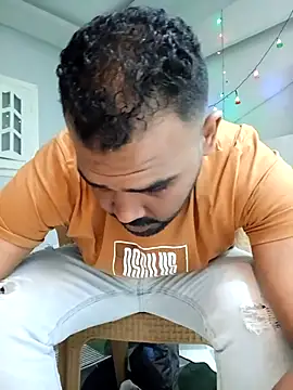 Snapshot of ListedLoin chatting on 12, 3, 2025 ListedLoin online show from 12, 3, 2025