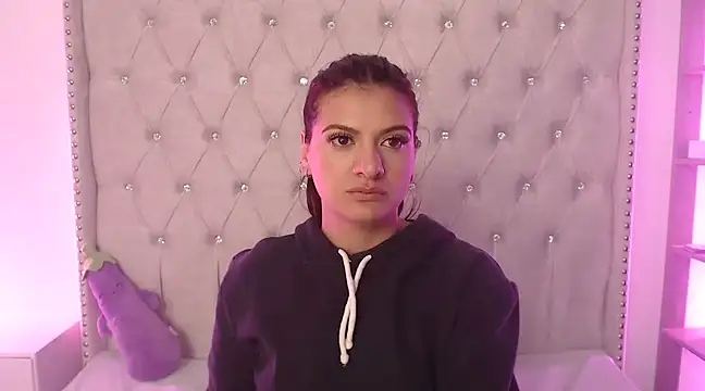 Abril Squirt online show from 20, 2, 2025