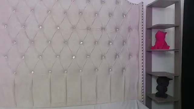 Abril Squirt online show from 26, 2, 2026