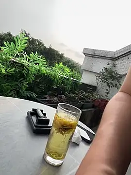 Eliza-E online show from 22, 4, 2026