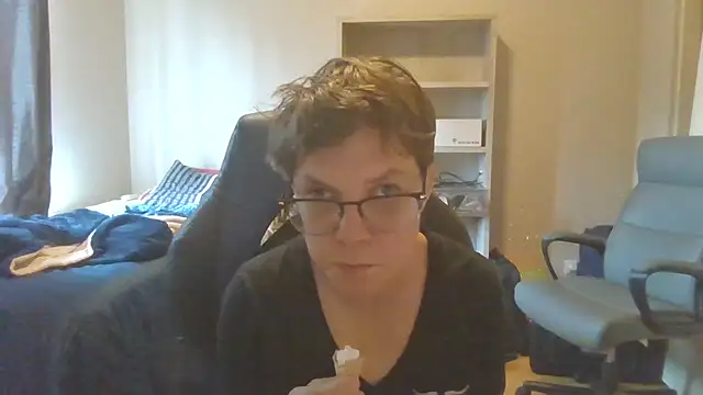 KaliSnow199623 online show from 12, 9, 2025