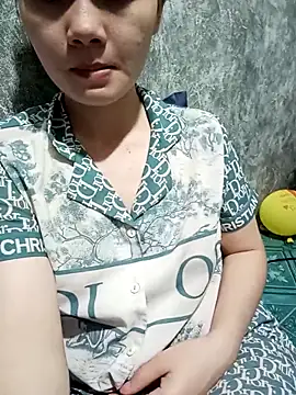 Ngoc-Trinh online show from 11, 3, 2026