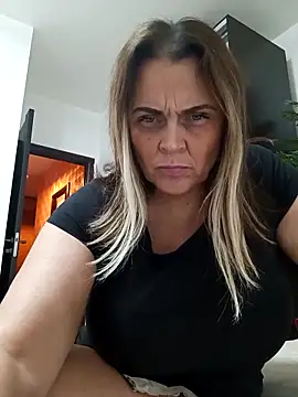 hugebobbs online show from 17, 9, 2025