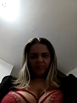 hugebobbs online show from 23, 9, 2025