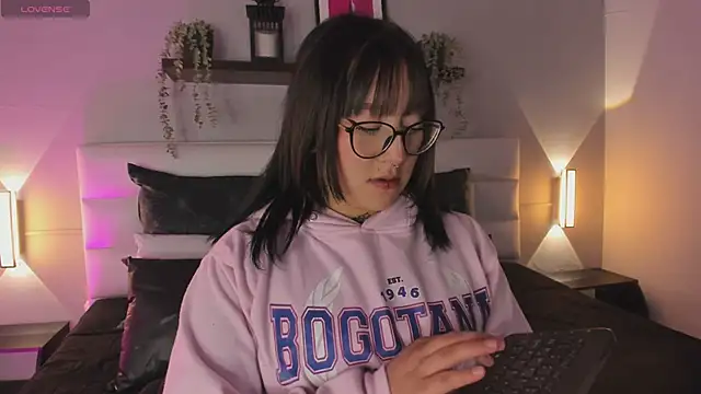 Snapshot of sofi_bakerr chatting on 20, 4, 2026 sofi bakerr online show from 20, 4, 2026