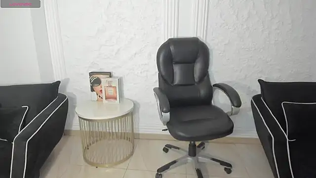 ViolettHansson online show from 8, 3, 2026