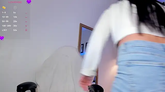 aliscollins  online show from 19, 2, 2025