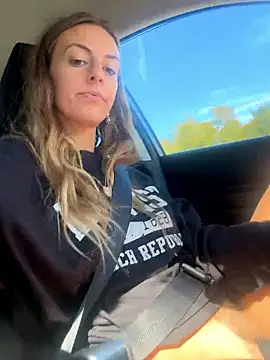 Snapshot of jungleangel chatting on 18, 10, 2025 jungleangel online show from 18, 10, 2025