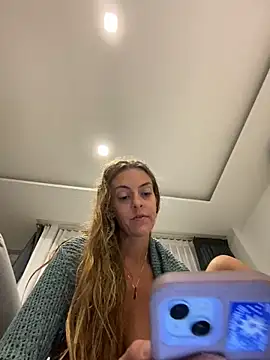 Snapshot of jungleangel chatting on 14, 11, 2025 jungleangel online show from 14, 11, 2025