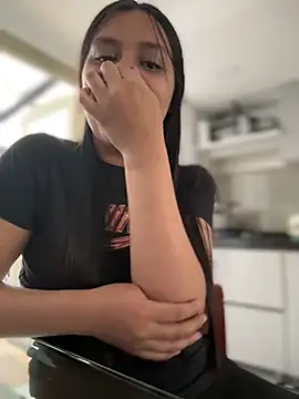 Salome golvert online show from 25, 9, 2025