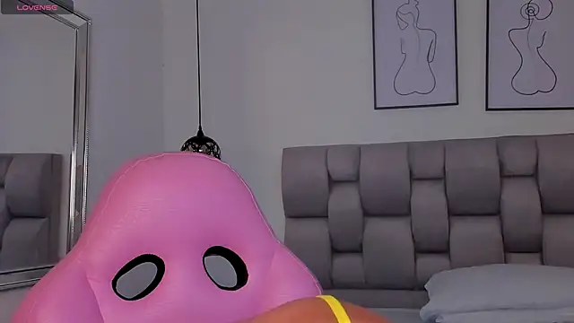 Susan-Sweet-7 online show from 18, 11, 2025