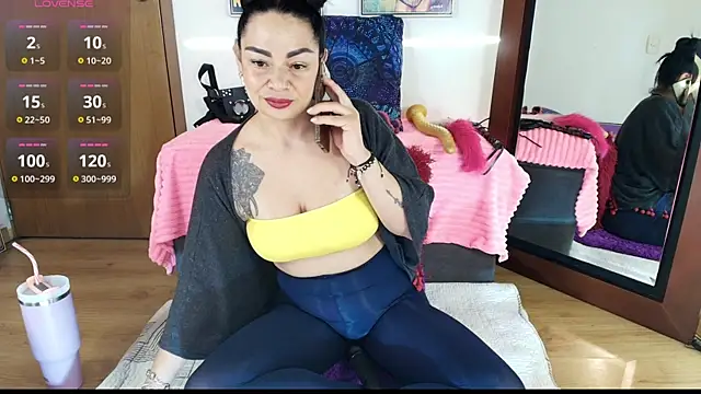 Snapshot of Ginna--mia chatting on 5, 4, 2026 Ginna--mia online show from 5, 4, 2026