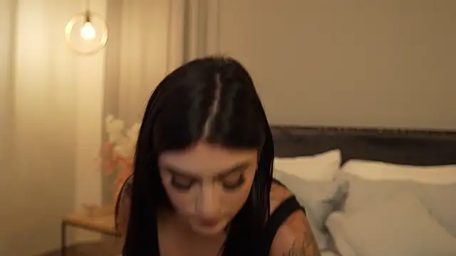 IrisBaker online show from 9, 4, 2026