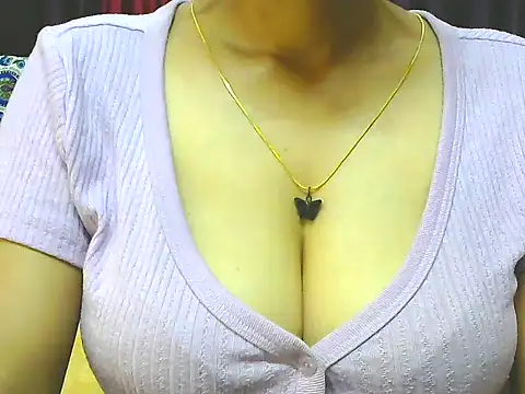 Snapshot of ishmita99 chatting on 3, 4, 2026 ishmita99 online show from 3, 4, 2026