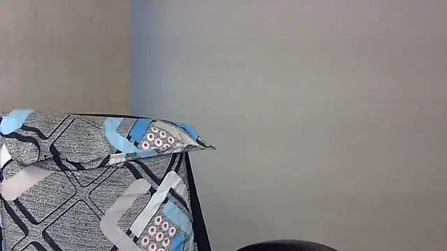 Snapshot of lola-__ chatting on 15, 10, 2025 lola- online show from 15, 10, 2025