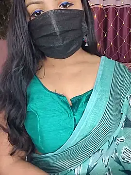 Snapshot of Tanvi-patil chatting on 17, 10, 2025 Tanvi-patil online show from 17, 10, 2025