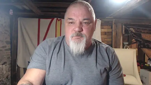 Newfiesausage1972 online show from 11, 2, 2026