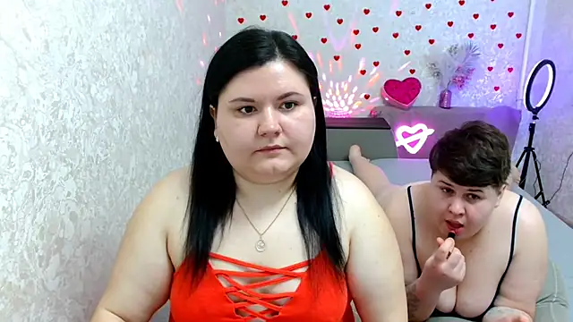 BeckyAndHellen online show from 18, 2, 2025