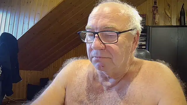 Snapshot of biggandybig chatting on 16, 10, 2025 biggandybig online show from 16, 10, 2025