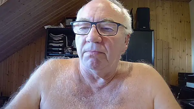 Snapshot of biggandybig chatting on 20, 10, 2025 biggandybig online show from 20, 10, 2025