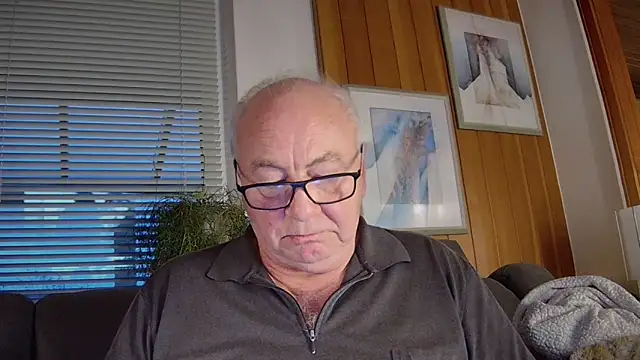 Snapshot of biggandybig chatting on 24, 11, 2025 biggandybig online show from 24, 11, 2025