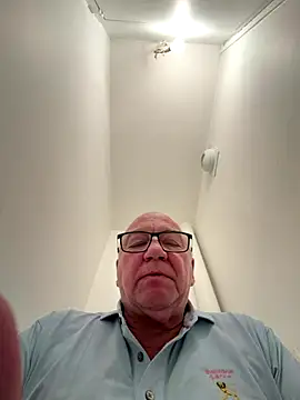 Snapshot of biggandybig chatting on 30, 11, 2025 biggandybig online show from 30, 11, 2025