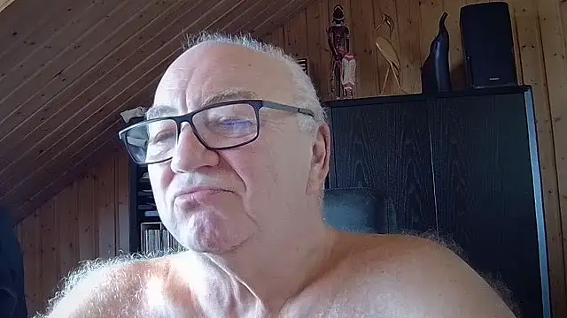 Snapshot of biggandybig chatting on 17, 12, 2025 biggandybig online show from 17, 12, 2025