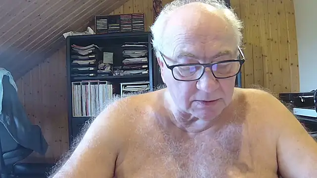 Snapshot of biggandybig chatting on 9, 2, 2026 biggandybig online show from 9, 2, 2026