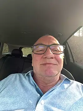 Snapshot of biggandybig chatting on 8, 3, 2026 biggandybig online show from 8, 3, 2026