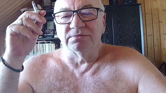 Snapshot of biggandybig chatting on 9, 3, 2026 biggandybig online show from 9, 3, 2026