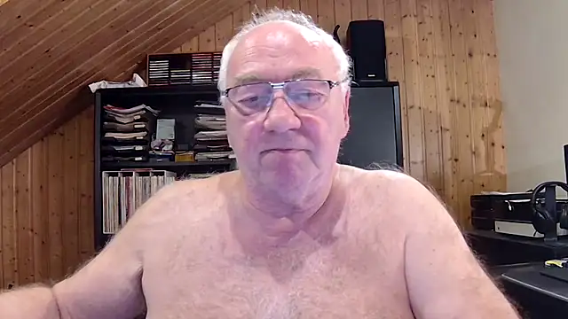 Snapshot of biggandybig chatting on 2, 4, 2026 biggandybig online show from 2, 4, 2026