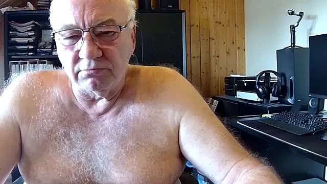 Snapshot of biggandybig chatting on 3, 4, 2026 biggandybig online show from 3, 4, 2026