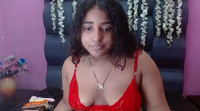 Sofia Hernandez  online show from 16, 3, 2025