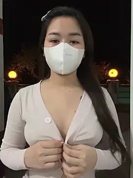 BabyThree  online show from 28, 1, 2025