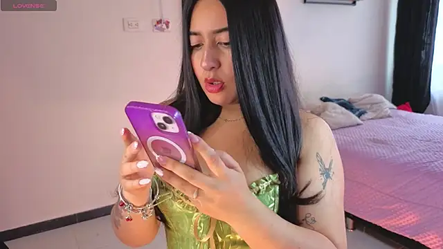 serenna se online show from 6, 4, 2026