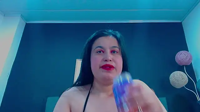 mia xx1 online show from 29, 11, 2025