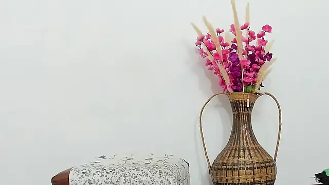 Latin Mature975 online show from 12, 10, 2025