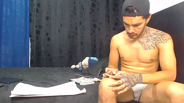 Hot Sharks  online show from 4, 4, 2026